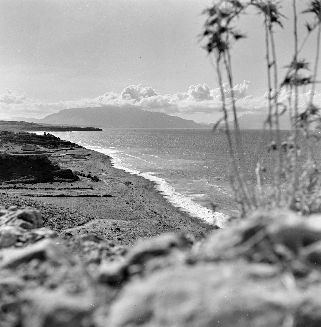 Blick auf den Golf von Castellammare von Fosco Maraini