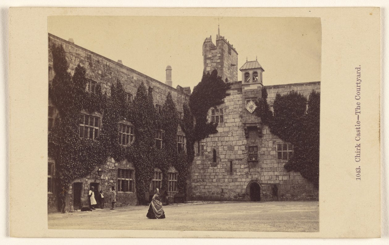 Chirk Castle - Der Innenhof von Francis Bedford