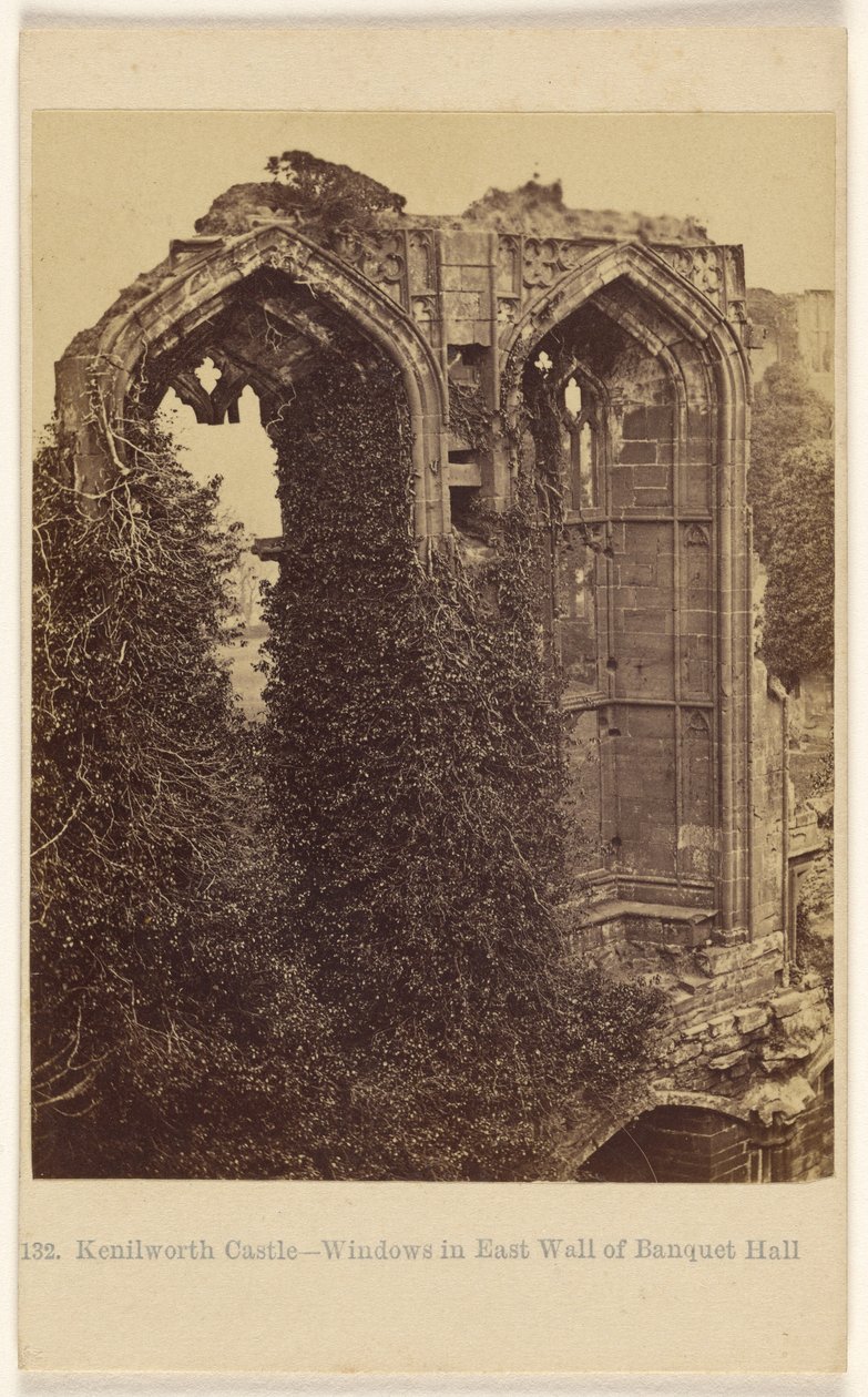 Kenilworth Castle - Fenster in der Ostwand des Festsaals von Francis Bedford