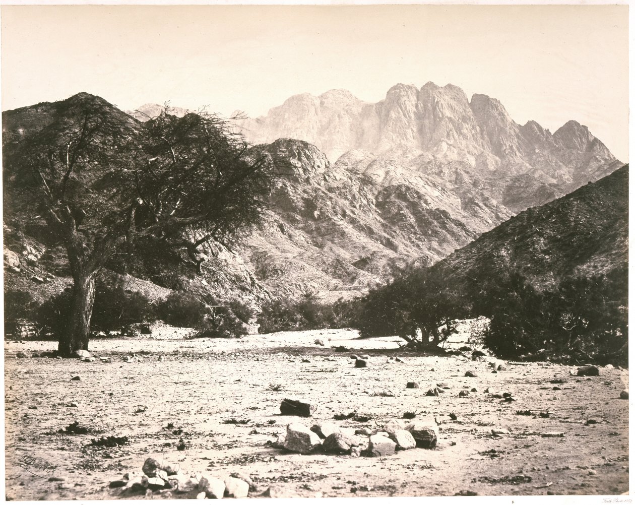 Mount Serbal, vom Wadée Feyrán von Francis Frith