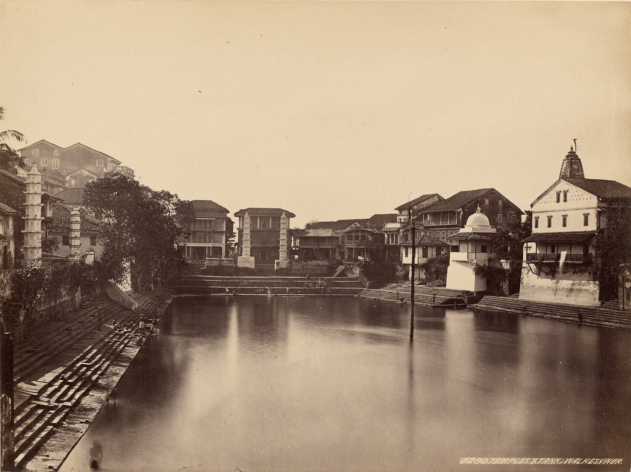 Tempel und Wasserbecken, Walkeshwar von Francis Frith