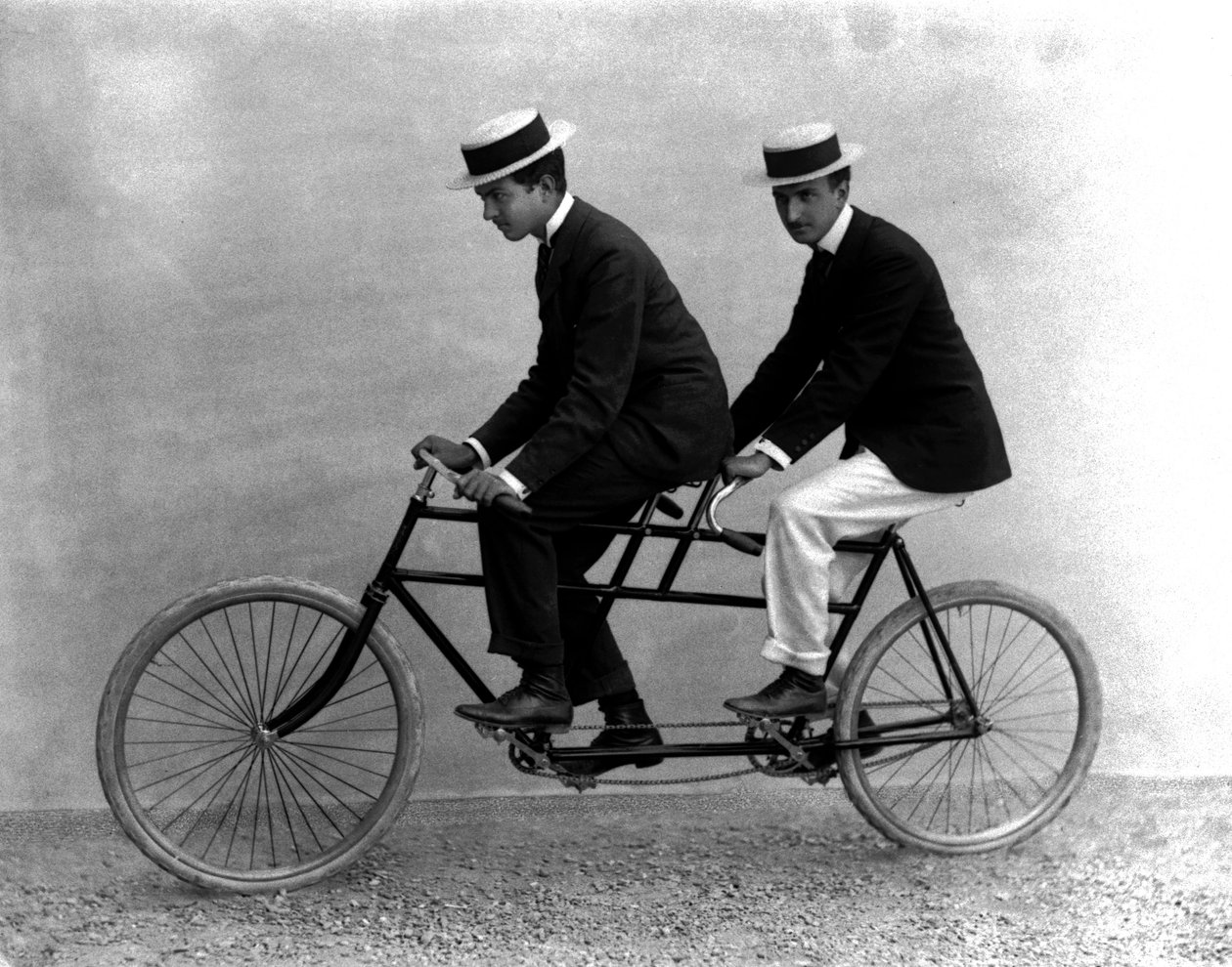 Zwei Männer auf einem Tandem, Florenz, 1895 von Fratelli Alinari Fratelli Alinari