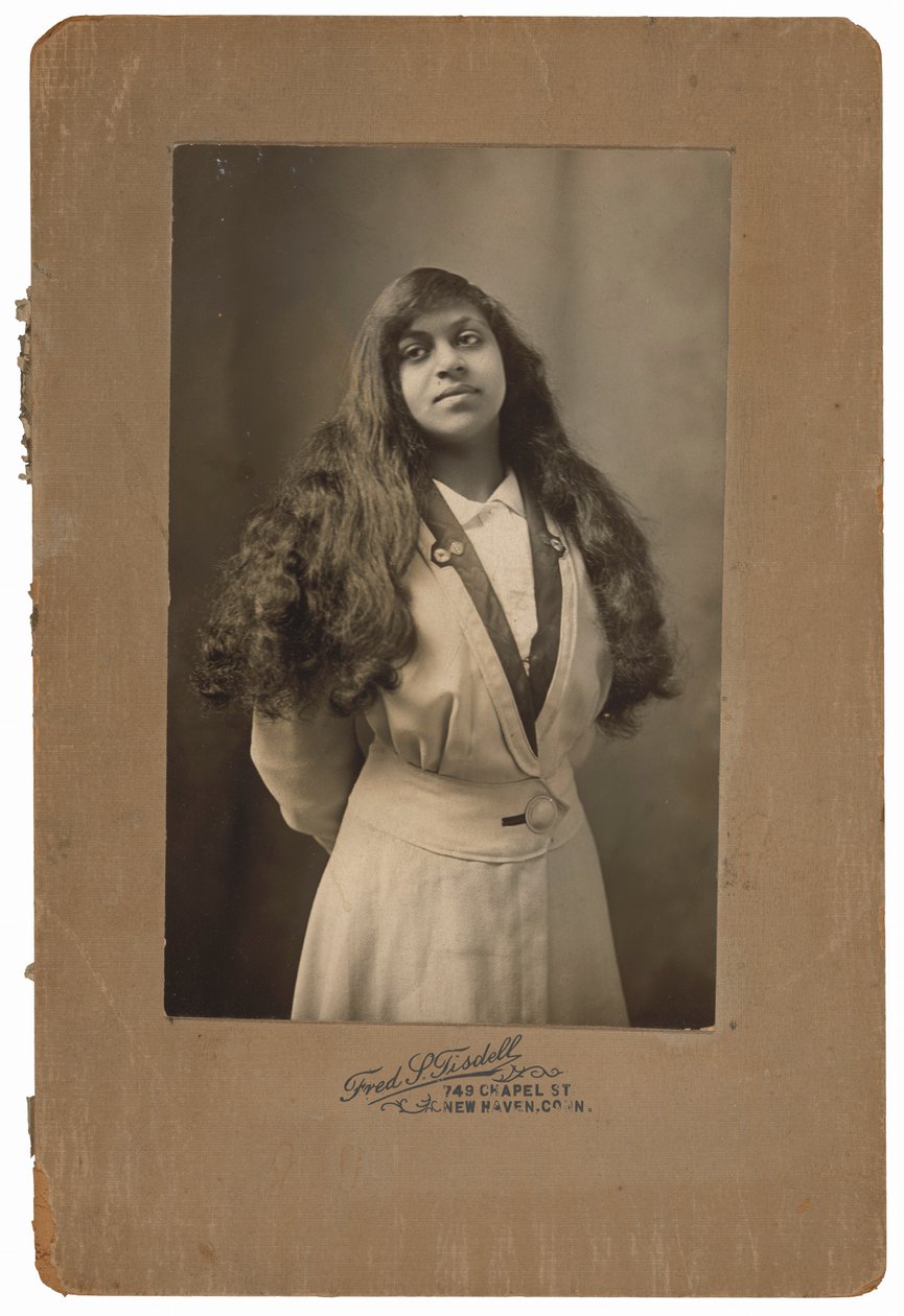Porträt einer Frau, ca. 1910 von Fred S. Tisdell