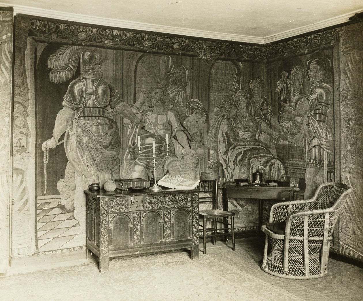 Kelmscott Manor: Im Wandteppichzimmer von Frederick H. Evans