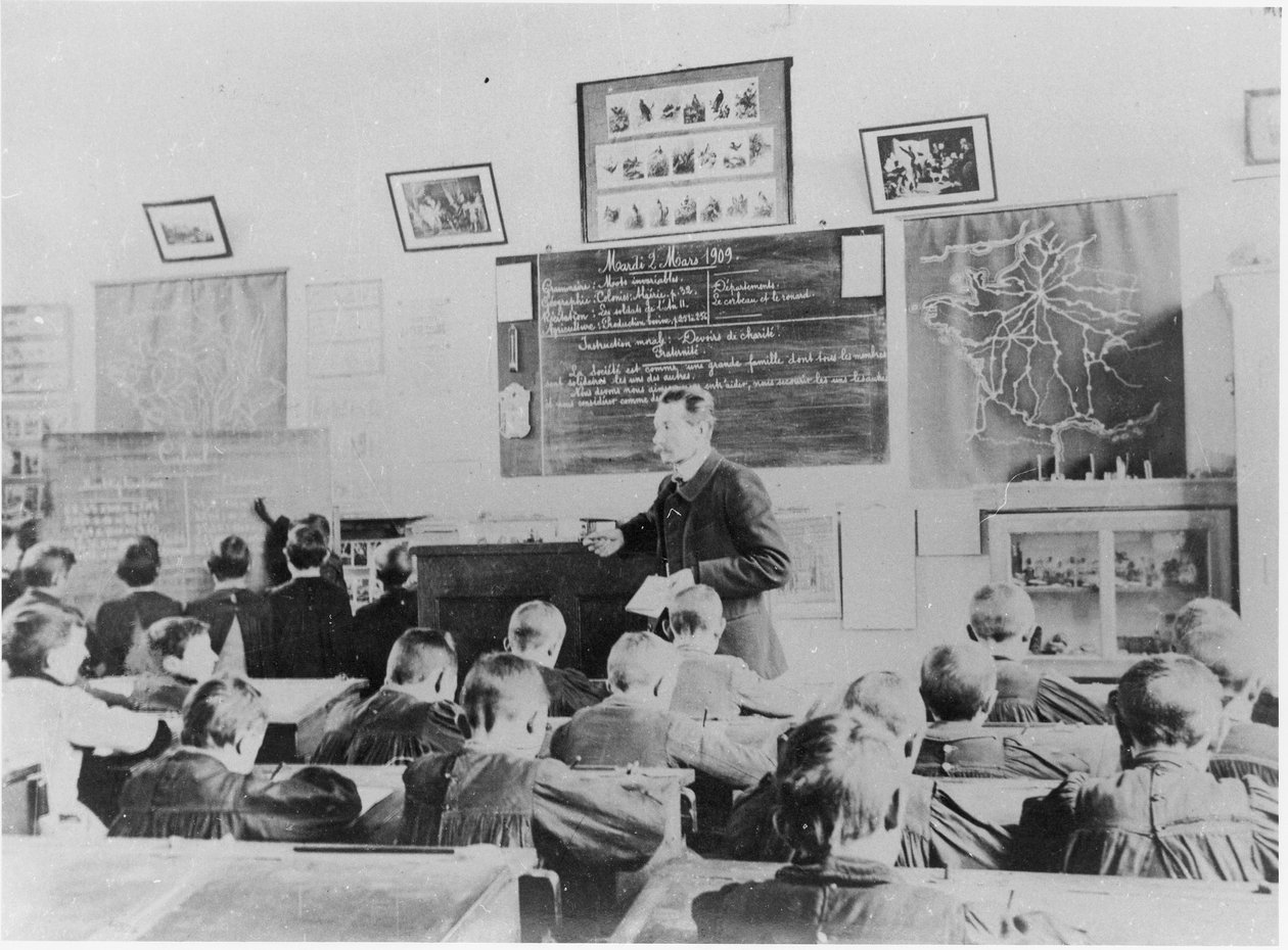 Rechenunterricht in einer Grundschule, Orme, 2. März 1909 von French Photographer