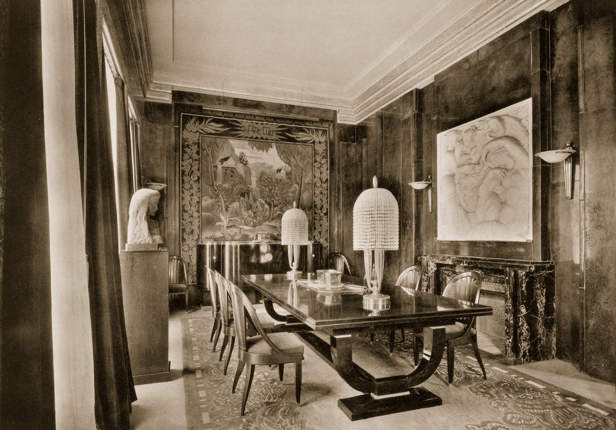 Esszimmer, entworfen von Jacques-Emile Ruhlmann, aus Ensembles Mobiliers II, 1925 von French Photographer