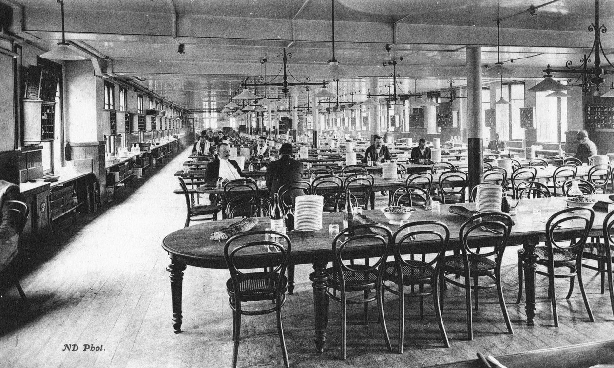Speisesaal für Angestellte im Bon Marché Kaufhaus, Paris, ca. 1890 von French Photographer