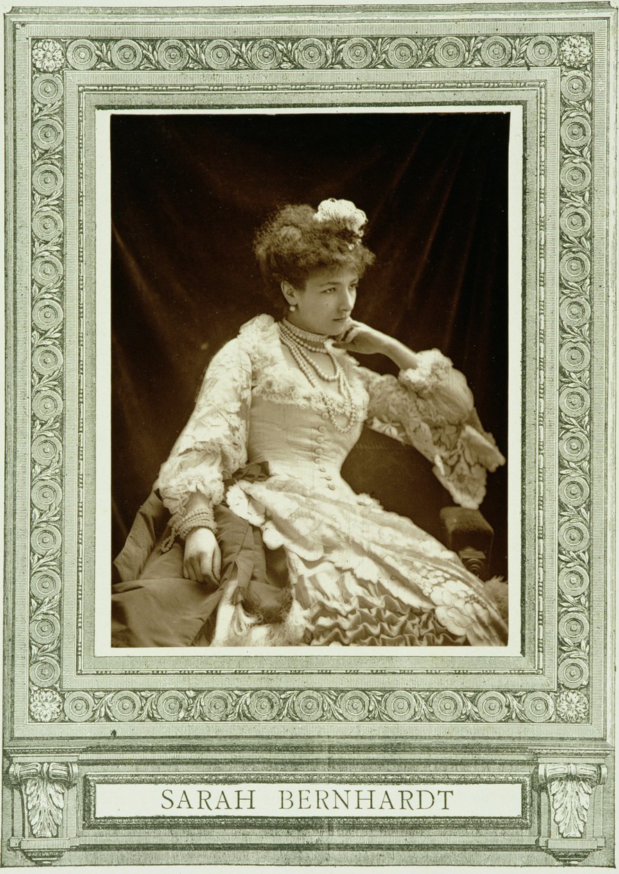 Sarah Bernhardt (1844-1923), aus Galerie Contemporaine, ca. 1874-78 von French Photographer