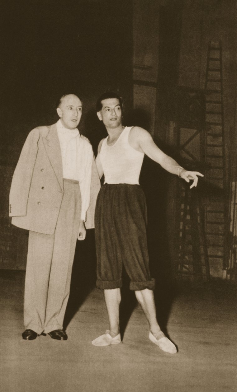 Serge Lifar und der Marquis de Cuevas im Theatre de Monte Carlo, aus Grand Ballet de Monte-Carlo, 1949 von French Photographer