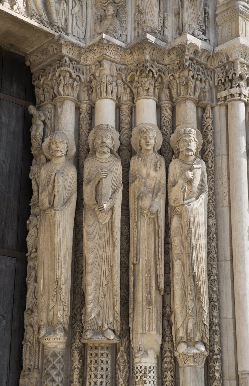 Kathedrale von Chartres, Detail des Feuers rechts von der zentralen Bucht des Königstors, von links nach rechts, ein Prophet, König David, eine Königin, Salomo von French School