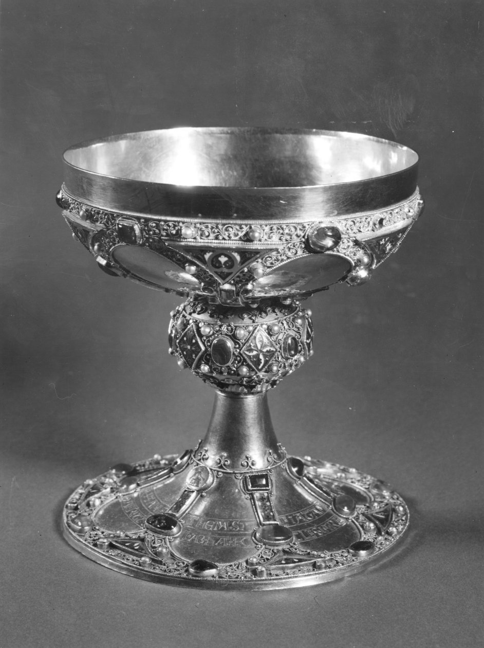 Kelch des St. Remigius (gest. 533), Bischof von Reims von French School