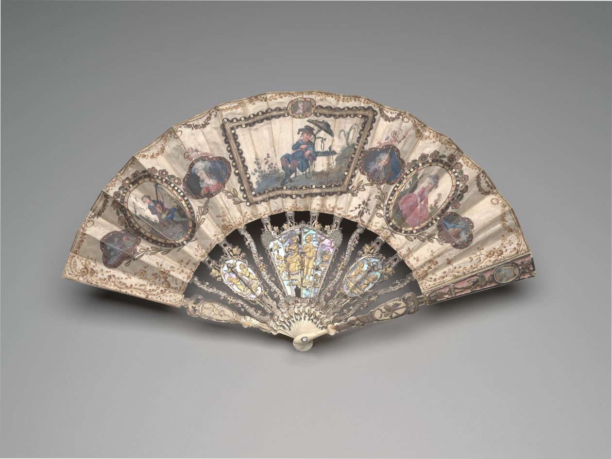 Faltfächer mit einer Chinoiserie-Szene, Porträts, pastoralen Figuren und Stillleben, ca. 1780er von French School