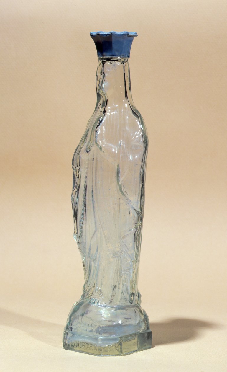 Lourdes-Wasser in einer Flasche in Form der Jungfrau Maria von French School