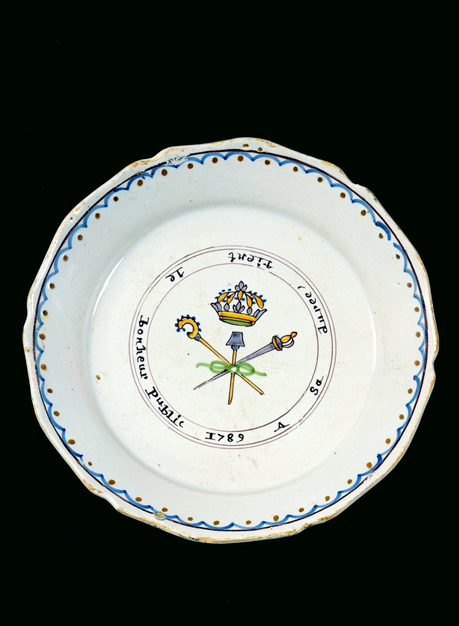 Teller dekoriert mit den drei Ständen unter der Königskrone, 1789 von French School