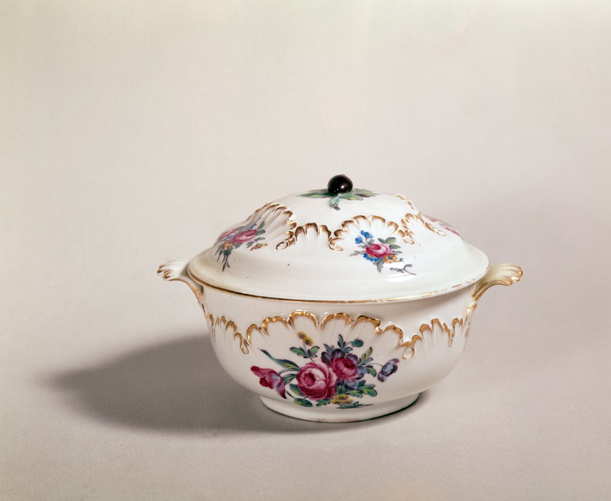 Suppenschüssel, hergestellt in Tournai, 1775-80 von French School