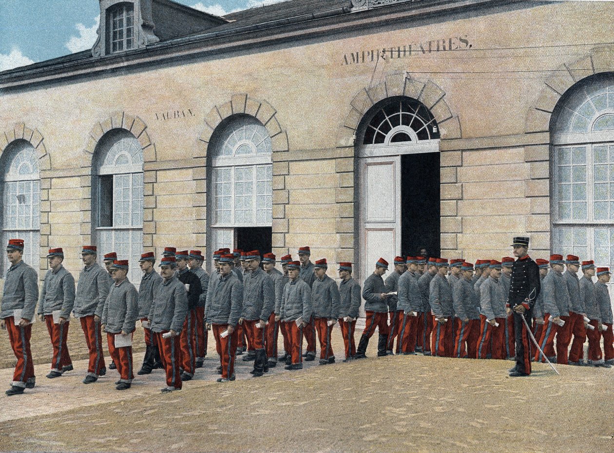 Spezielle Militärschule von Saint-Cyr (Saint Cyr), Innendienst: Ausgang aus dem Amphitheater von French School