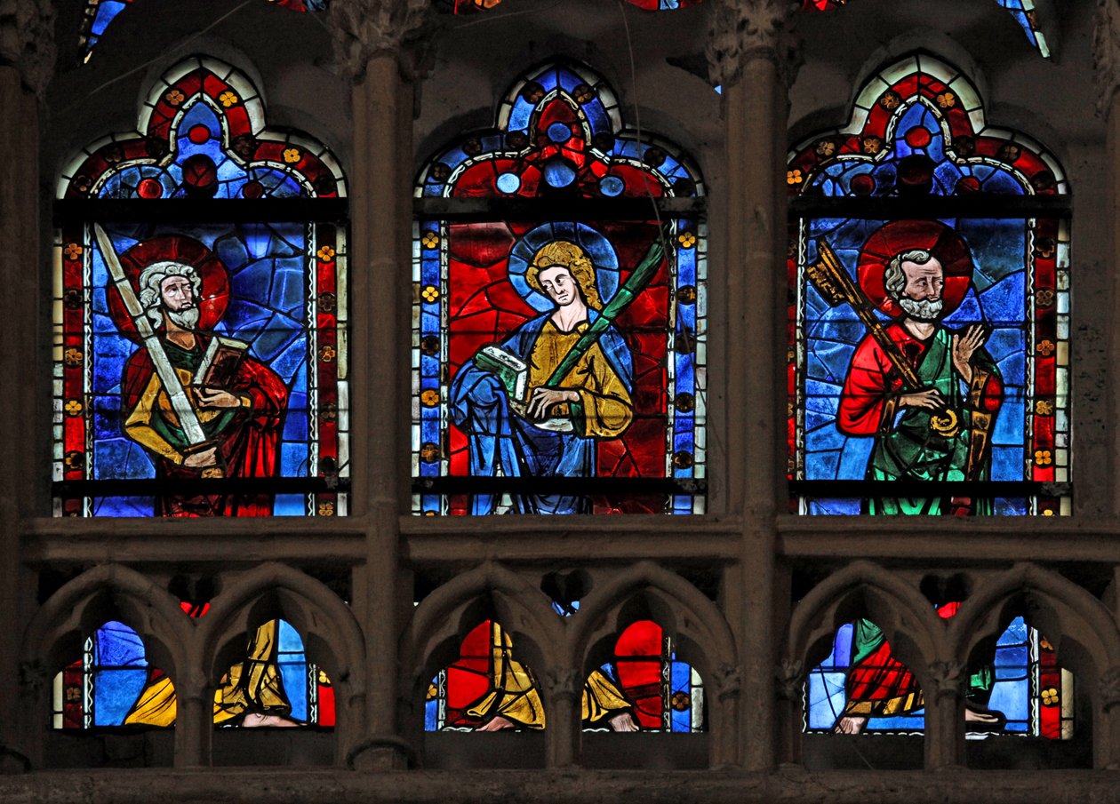 Fenster w101, den Heiligen Paulus, den Heiligen Judas und den Heiligen Petrus darstellend von French School