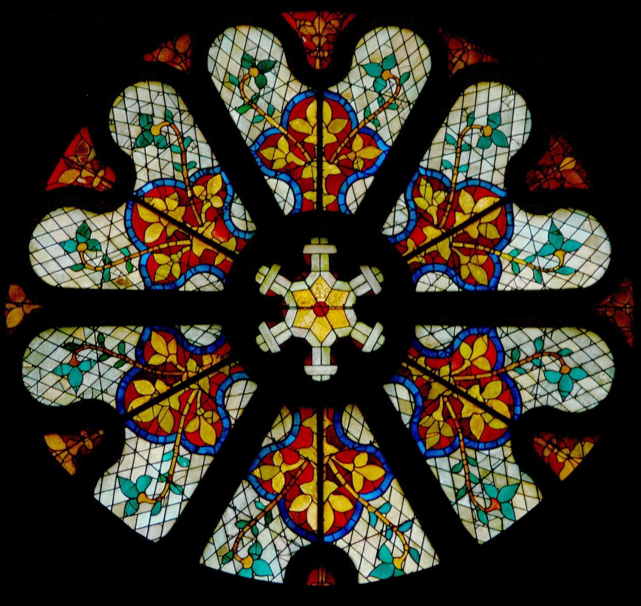 Fenster w107 ein nördliches Rosenfenster mit modernem Muster (Rosenfenster - innen) von French School