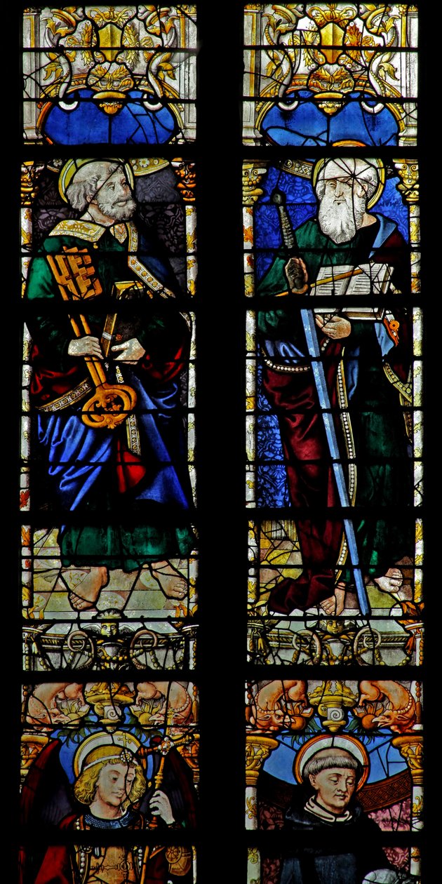 Fenster w1 zeigt St. Peter und St. Paulus von French School