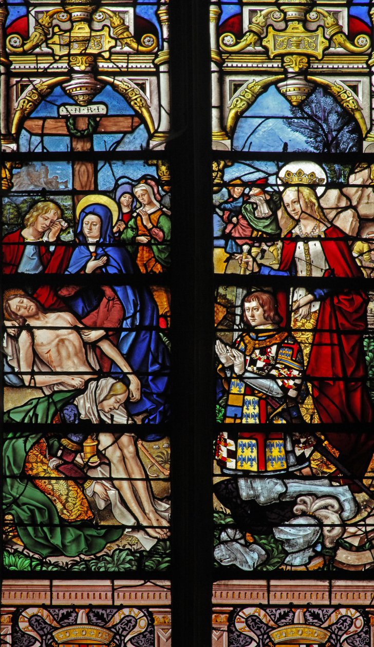 Fenster w4 mit der Kreuzabnahme und dem Stifter Francois de Montmorency und der heiligen Francoise von French School
