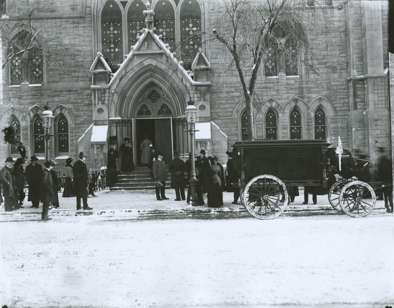 Mrs. Gilberts Beerdigung, Bloomingdale Reformed Dutch Church, New York City von G.P. Hall und Sohn