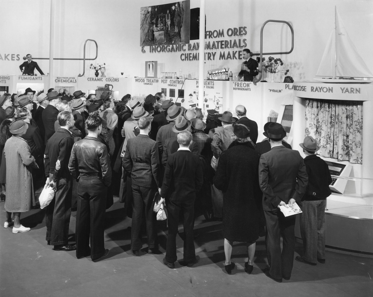 Produktvorführungen, New Yorker Weltausstellung, 1939 von Gabriel Moulin