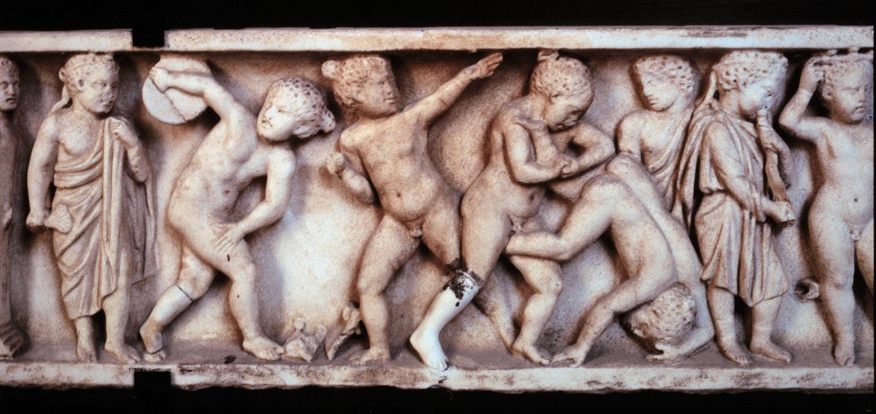Gallorömische Kunst: Marmorfries von einem Sarkophag, der spielende Kinder darstellt von Gallo Roman Gallo Roman