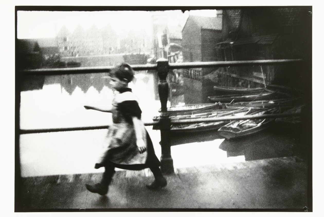 Mädchen auf der Brücke von Prinseneiland in Amsterdam von George Hendrik Breitner