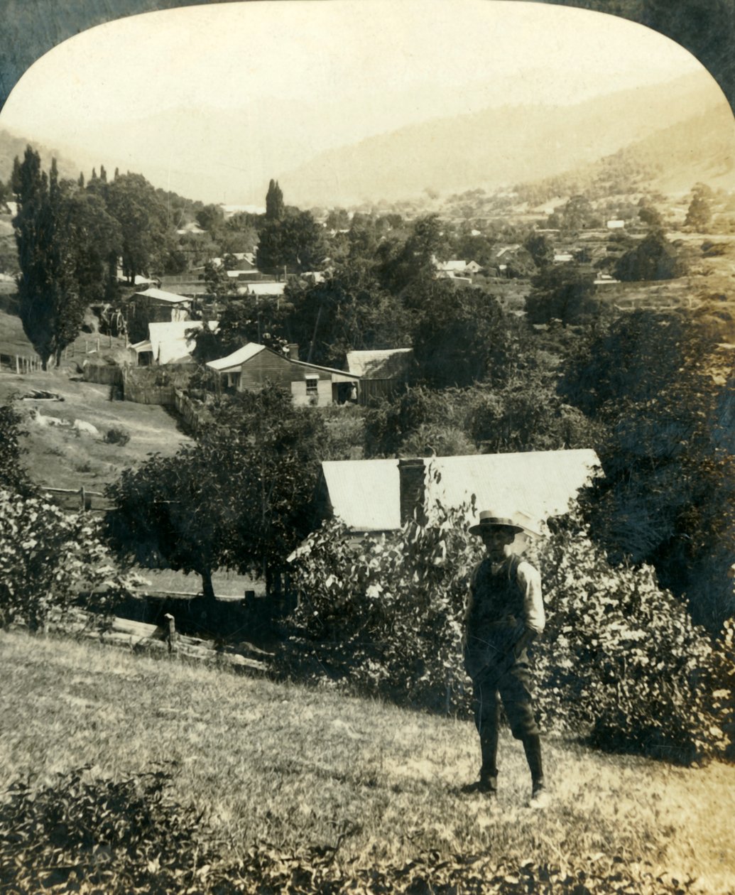 Vogelperspektive von Wandiligong, Victoria, Australien, ca. 1909 von George Rose