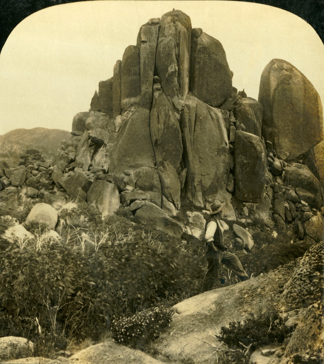 Cathedral Rock, Buffalo Ranges, Victoria, Australien, um 1909 von George Rose