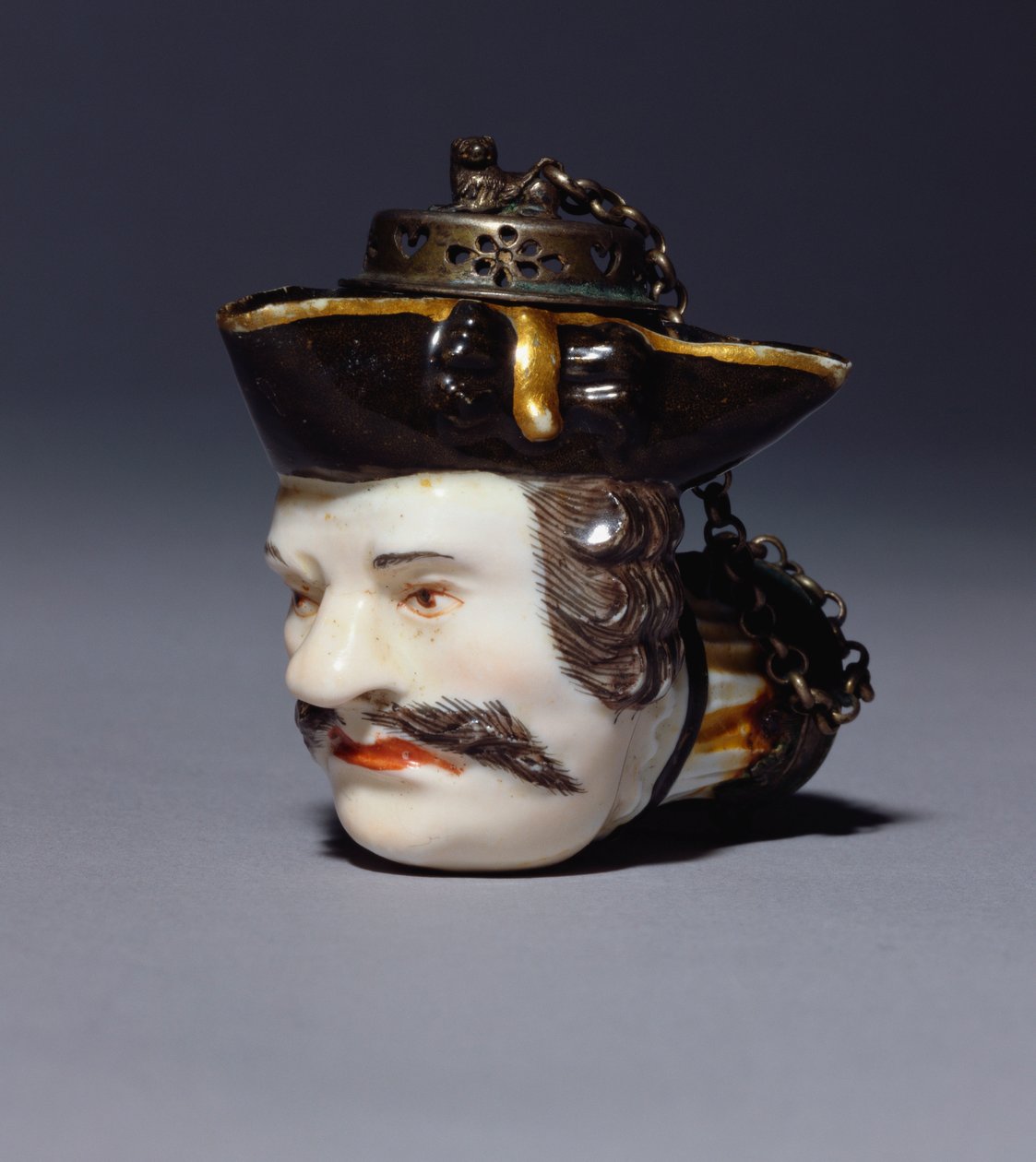 Meissener Porträtpfeifenkopf, modelliert als Kopf von Schmiedel, ca. 1750 von German School