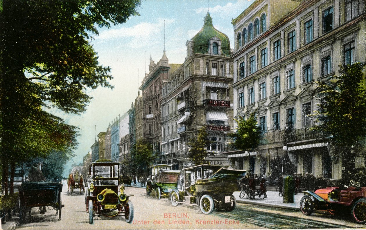 Postkarte, die Unter den Linden und das Kranzler-Eck in Berlin zeigt, ca. 1910 von German School