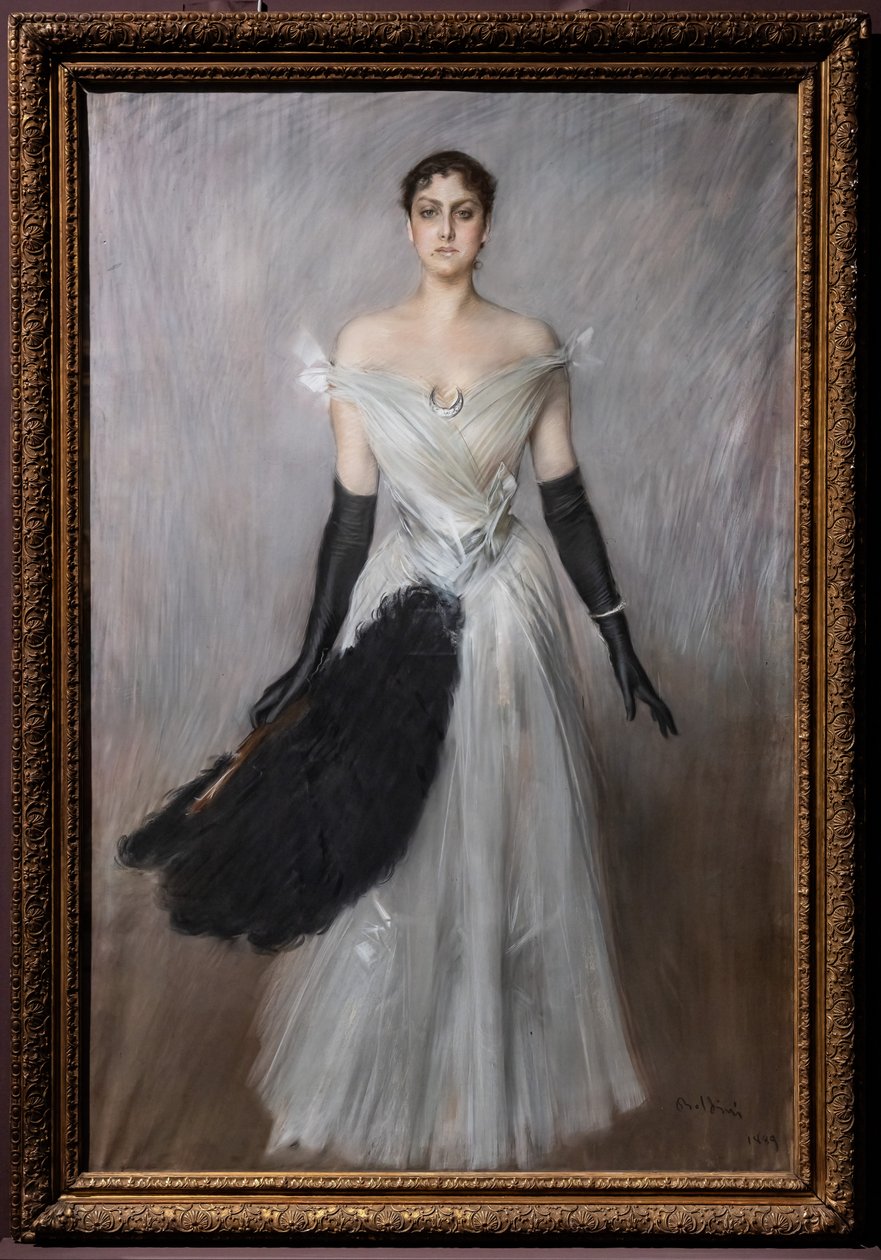 Porträt einer Dame in Weiß mit Handschuhen und Fächer von Giovanni Boldini