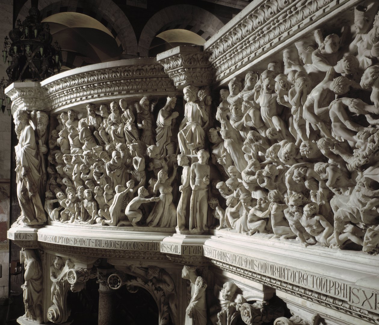 Detail des Stuhls von Giovanni Pisano (1248-1314): Christus Richter zwischen den Auserwählten und den Verdammten (Detail) 1302-1311 Kathedrale von Pisa, Italien von Giovanni Pisano