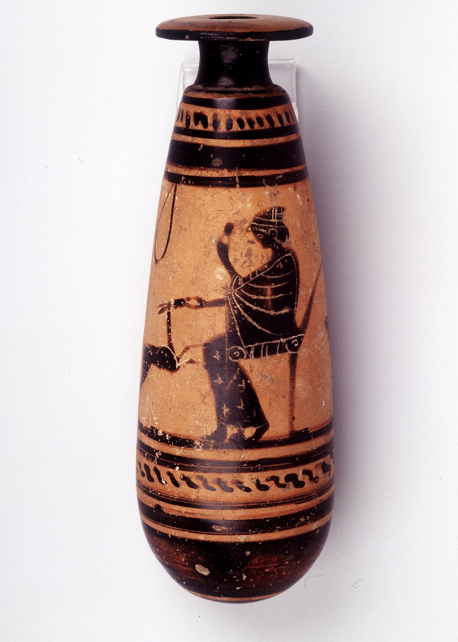 Malerei auf Vase: Alabaster zur Aufbewahrung von Parfüm: Eine Seite zeigt eine Frau, die mit einem Reh spielt und eine Blume hält. Ihr Korb zur Aufbewahrung der Wolle ist hinter ihr. 500 v. Chr. BNF, Medaillenamt von Greek