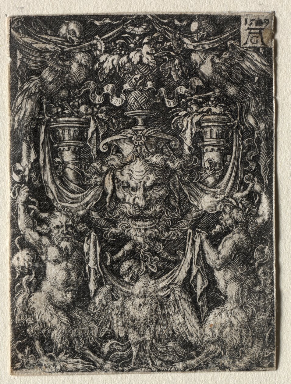 Ornamententwurf mit Maske und einem Adler zwischen zwei Faunen darunter von Heinrich Aldegrever