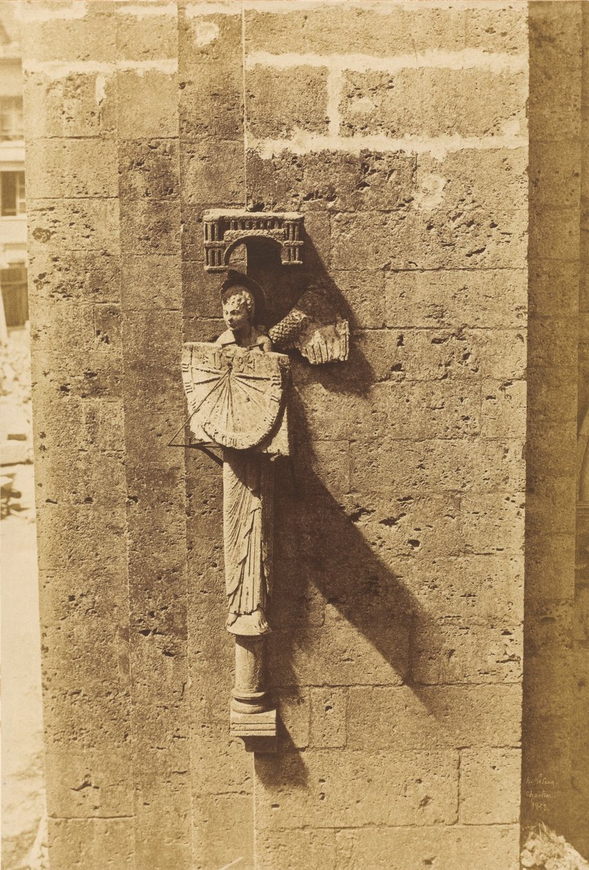 Engel mit Sonnenuhr, an der Kirche von Chartres, 1852 von Henri Jean Louis Le Secq