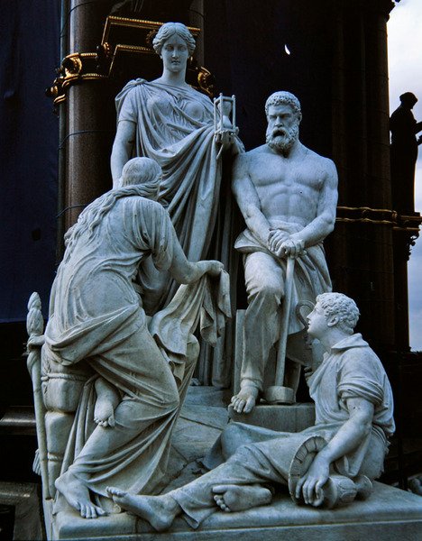 Manufakturen, Skulpturengruppe vom Albert Memorial, fertiggestellt 1876 von Henry Weekes