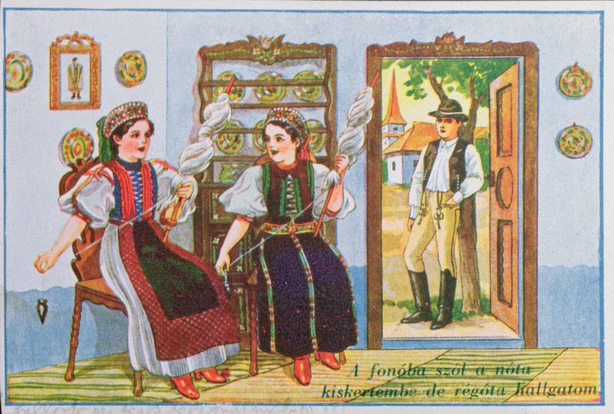 Postkarte darstellend Frauen in traditioneller ungarischer Kleidung beim Spinnen und Singen des beliebten Liedes Sing ein Lied für den Frosch, ca. 1940 von Hungarian School