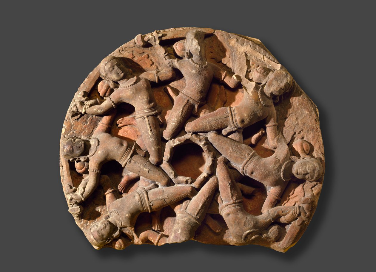 Deckenrundel mit acht verbundenen bewaffneten Kriegern, Süd-Rajasthan von Indian School
