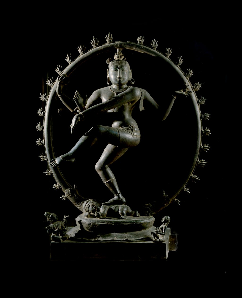 Hinduismus: Darstellung des Gottes Shiva Nataraja, Gott des Tanzes. Bronzeskulptur 12. Jahrhundert. Kolkata, Indian Museum von Indian School