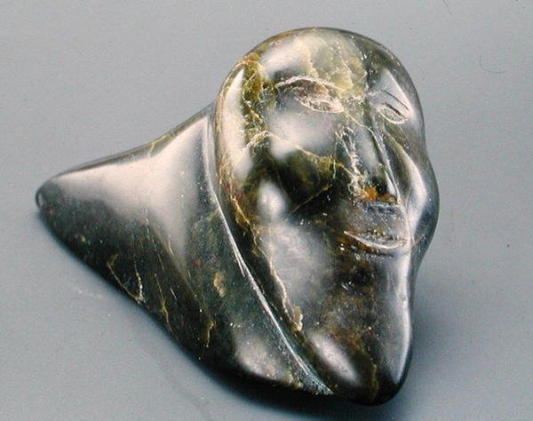Lächelnder Mann, aus Cape Dorset von Inuit School