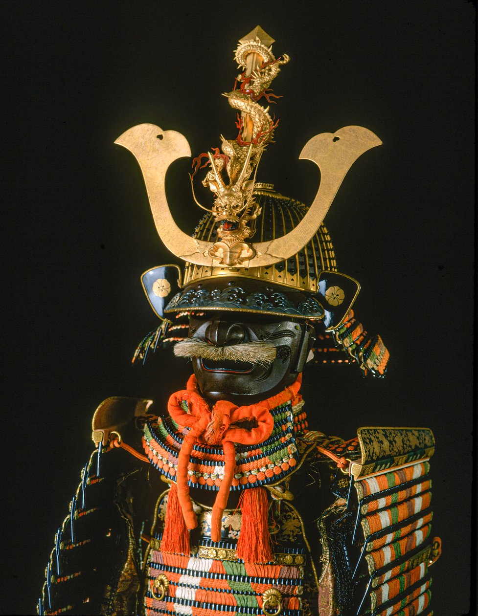 Samurai - Frauenrüstung. Vertikales Wappen, Ikeda-Familie, Hayashibara Kunstmuseum von Ira Block