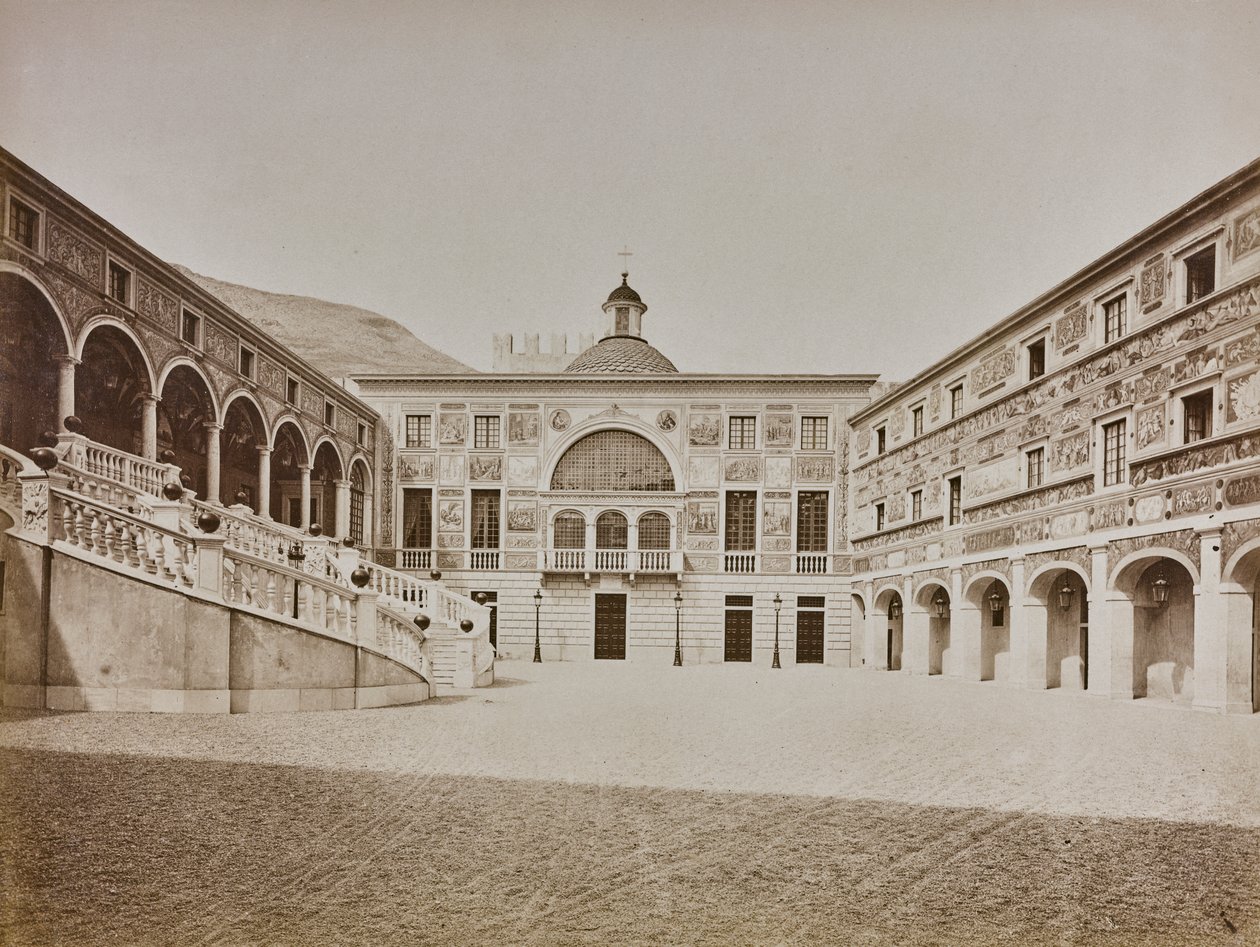 Album "Italie 1882, Neapel, Pisa, Genua, Corniche": Der Innenhof des Fürstenpalastes von Monaco von Italian Photographer