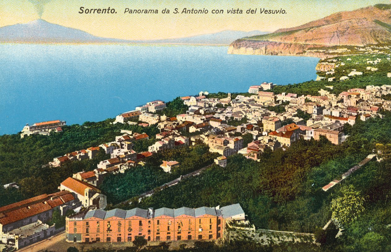 Sorrent, Panorama von S. Antonio mit Blick auf den Vesuv von Italian Photographer