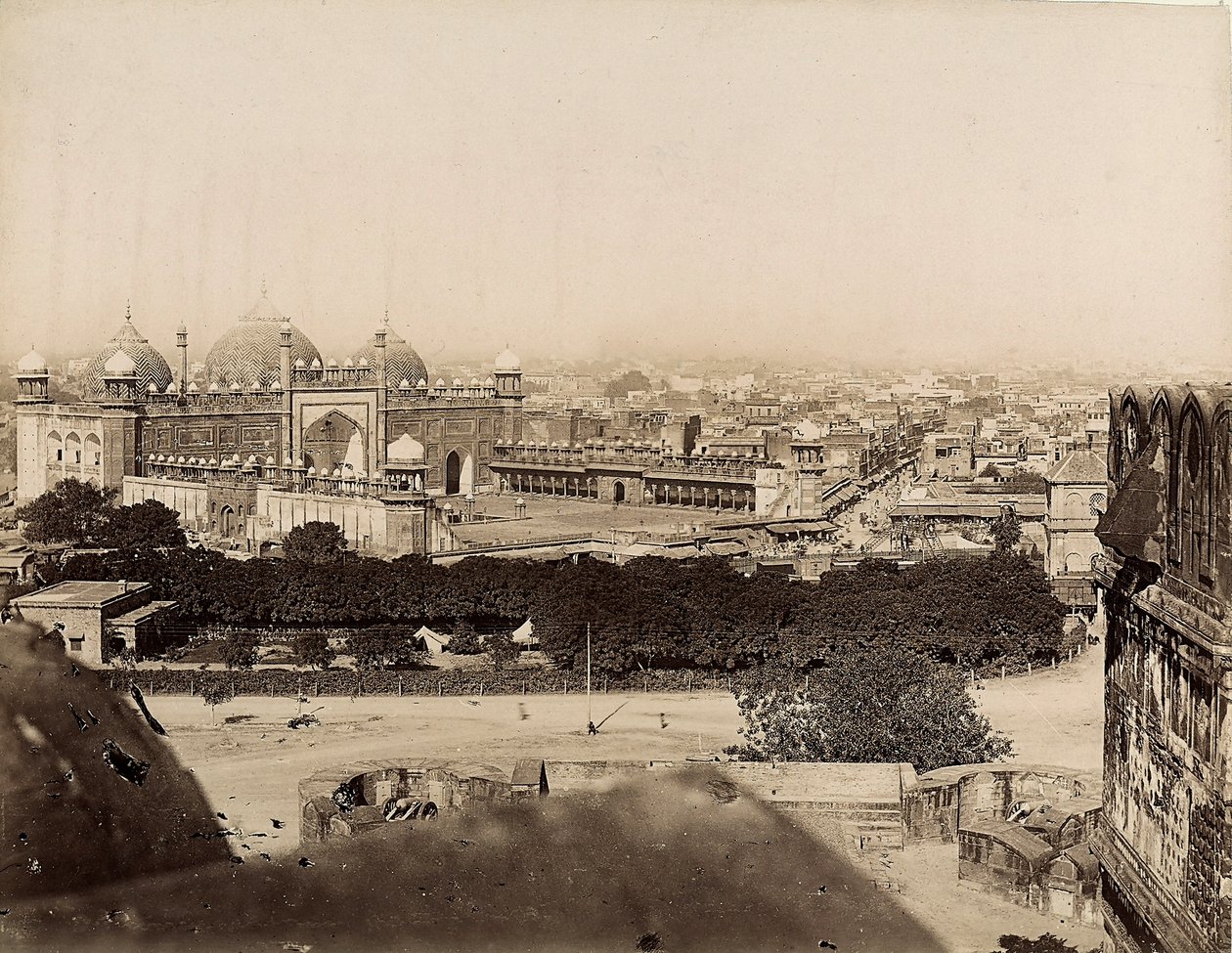 Ansicht der Stadt Agra und der Moti-Moschee (Agra-Fort), ca.1890 (Silbergelatineabzug) von Italian Photographer