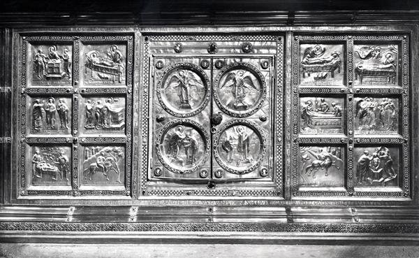 Rückseite des Wulvinius-Altars, geschenkt von Angilberto II im Jahr 835 von Italian School