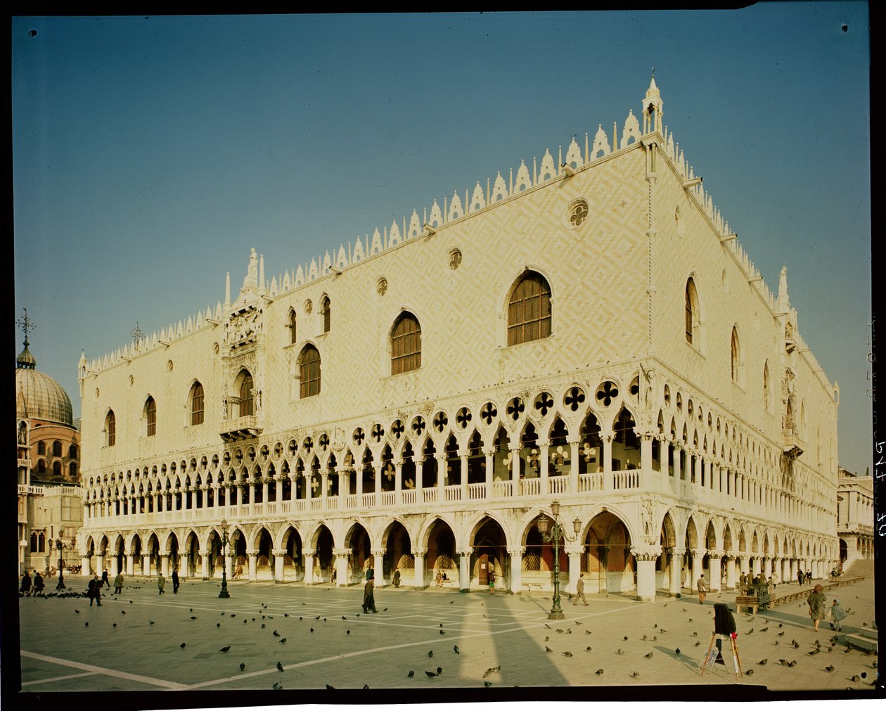 Ansicht der Westfassade des Palazzo Ducale, 14.-15. Jahrhundert von Italian School