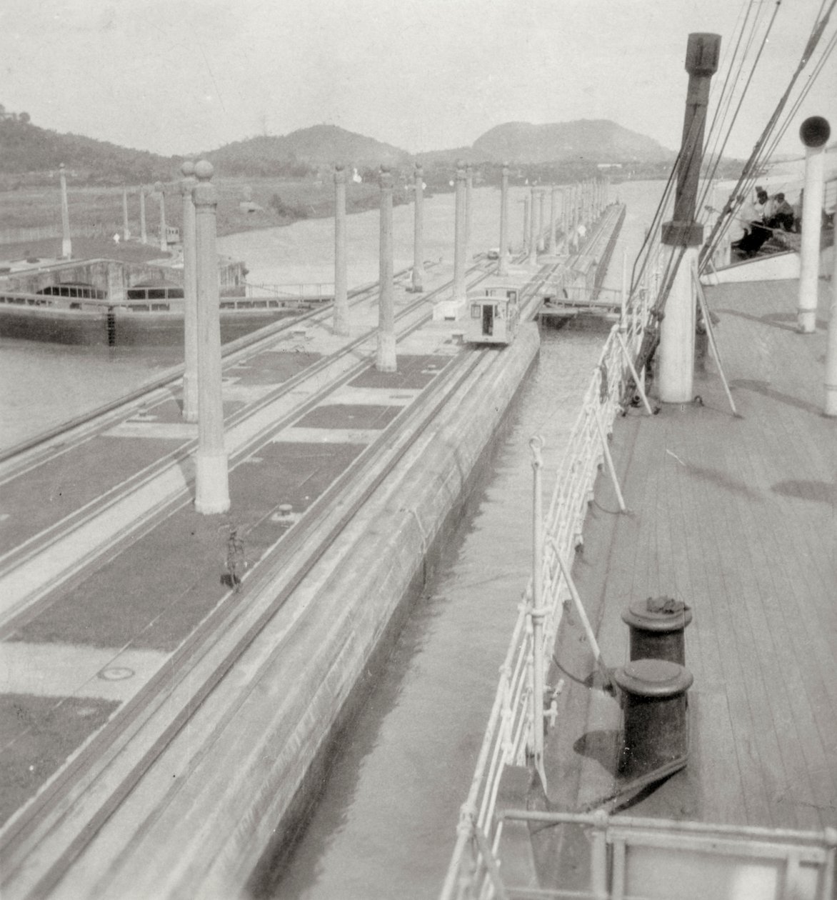 SS Orbita, Panamakanal, Panama, 20. Jahrhundert von J. Dearden Holmes