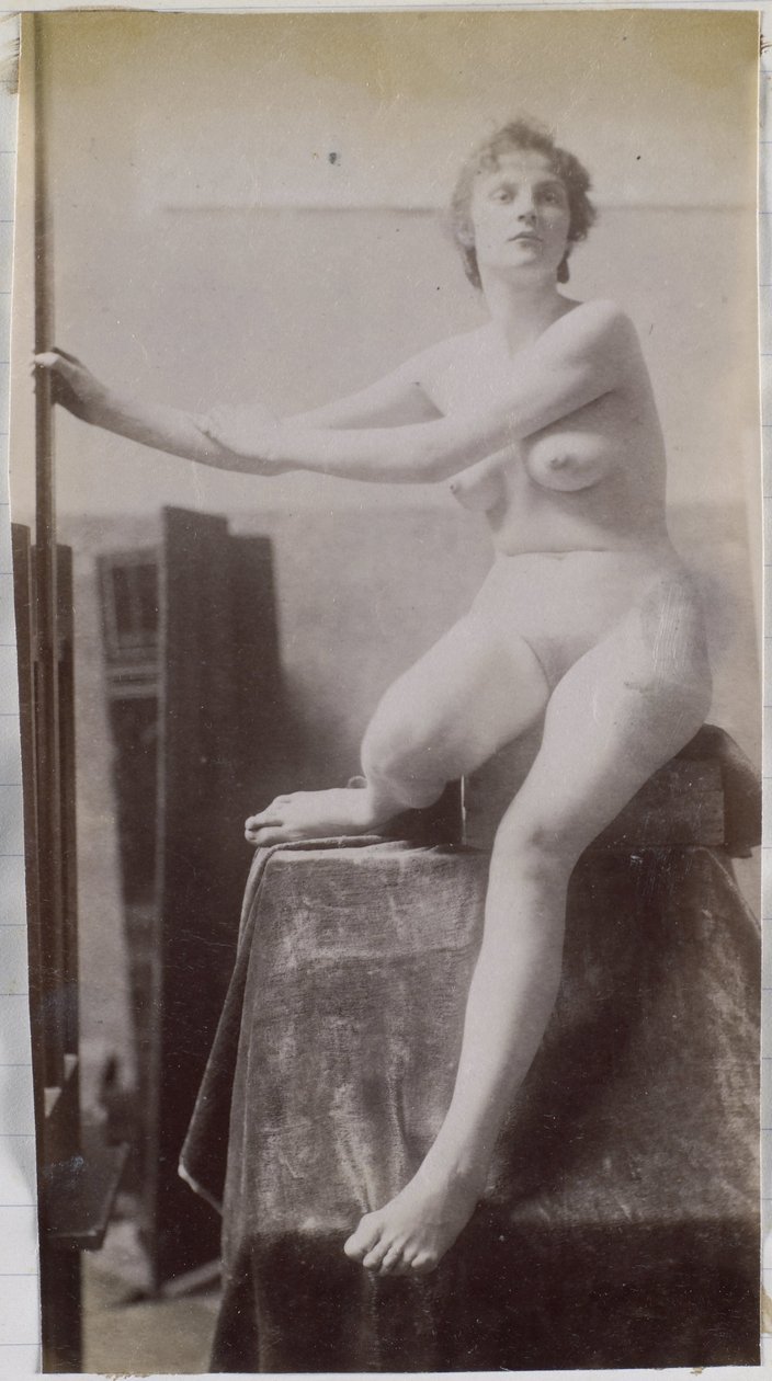 Studie eines weiblichen Aktmodells, sitzend und von vorne gesehen, im Atelier von Jacques de Lalaing von Jacques Lalaing (attributed to)